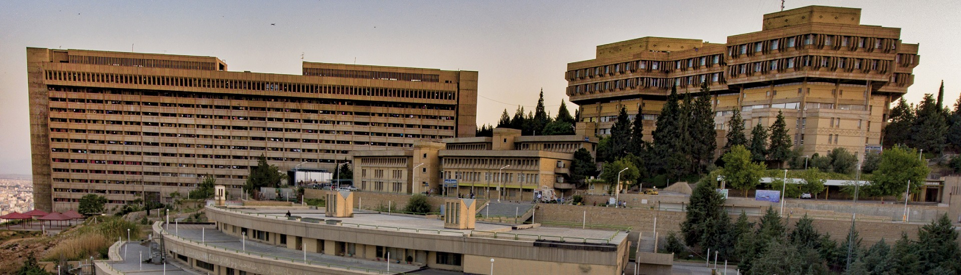 La Universidad de Shiraz, como Shiraz, ¡antigua y excelente!